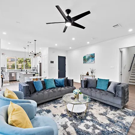 Cozy Home Near Medcenter, Uptown, & Downtown